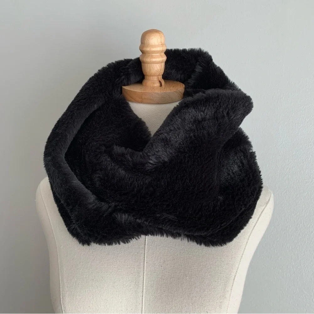 NWT American Eagle faux fur scarf black one size